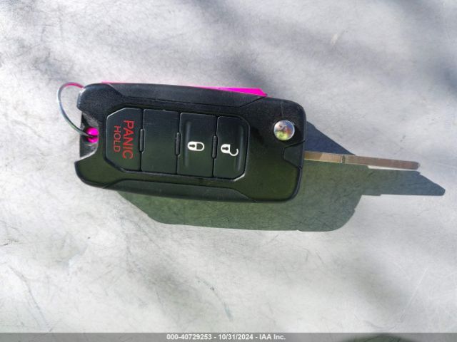 ZACCJBBH9FPB98993 Jeep Renegade Latitude