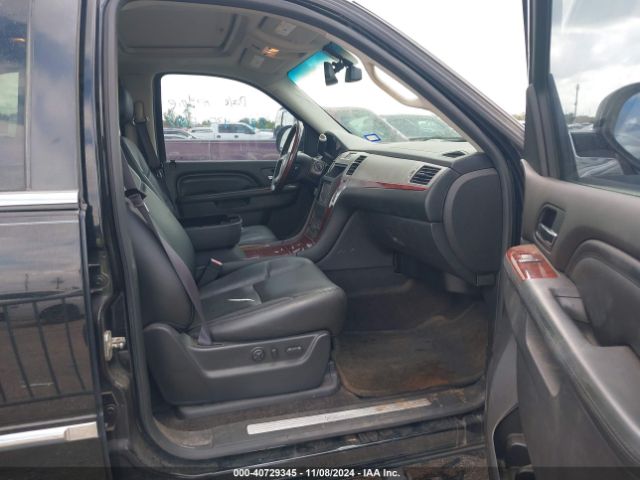 1GYS3BEF5ER180131 Cadillac Escalade Luxury
