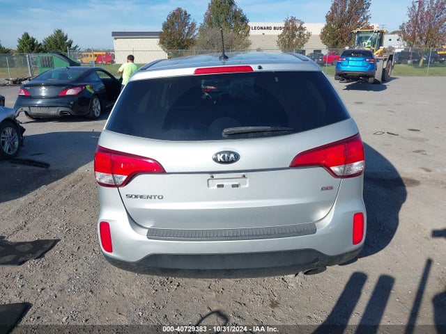 KIA SORENTO LX 2014 5XYKTCA66EG522234 Image 16
