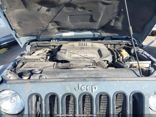 1C4BJWEGXFL717883 Jeep Wrangler Unlimited Sahara
