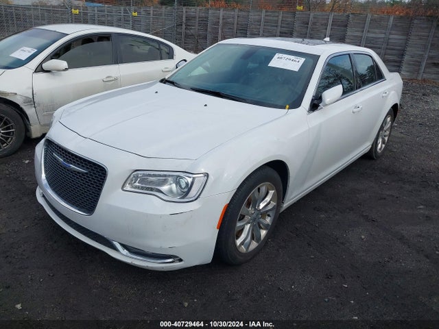 2C3CCARG3JH255026 Chrysler 300 Touring L Awd