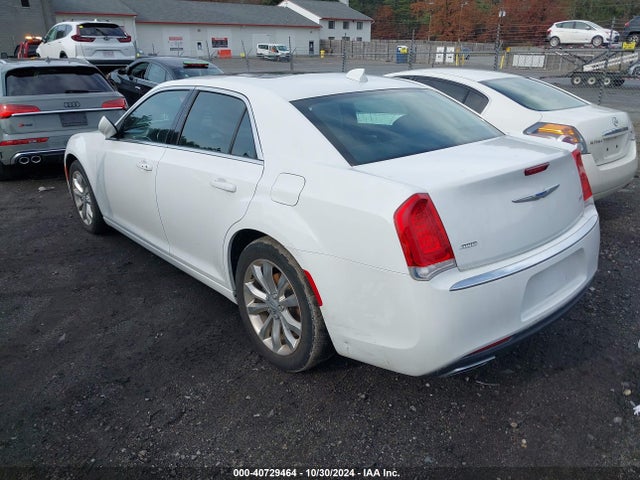 2C3CCARG3JH255026 Chrysler 300 Touring L Awd