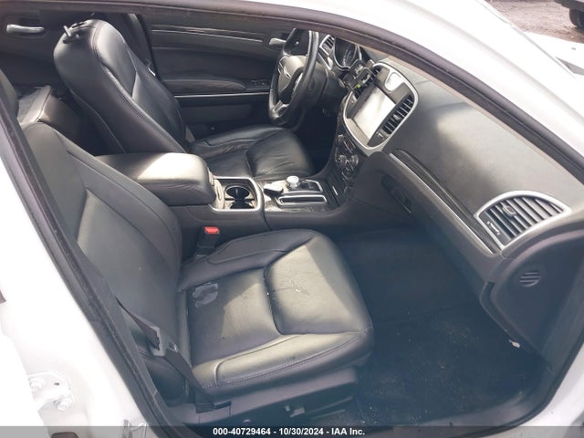 2C3CCARG3JH255026 Chrysler 300 Touring L Awd