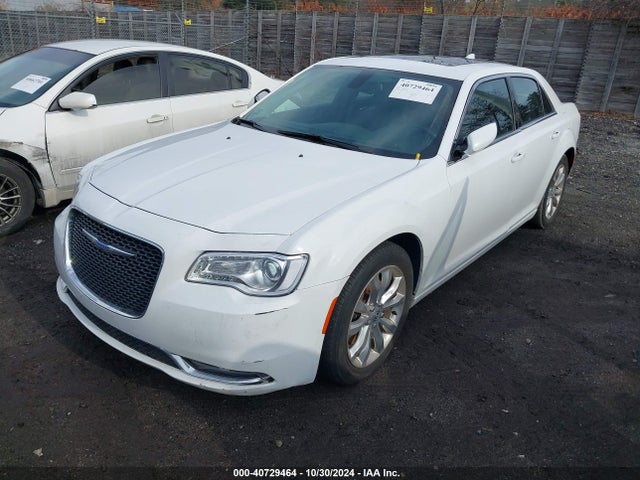 2C3CCARG3JH255026 Chrysler 300 Touring L Awd