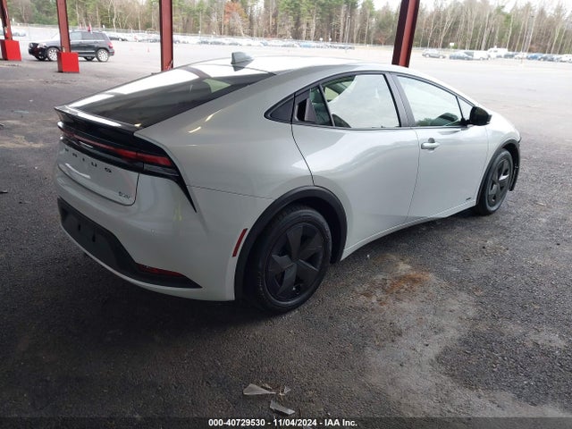 Toyota Prius Le Awd-e 2024 JTDADABU5R3011599 Image 4