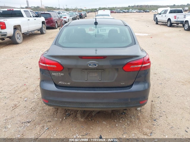 Ford FOCUS SE 2018 1FADP3F27JL229580 Image 16