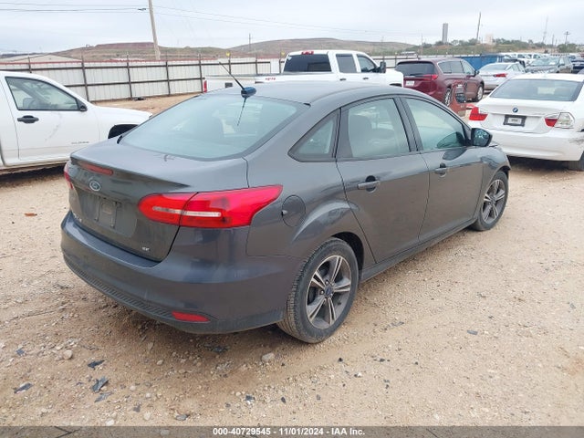 Ford FOCUS SE 2018 1FADP3F27JL229580 Image 4