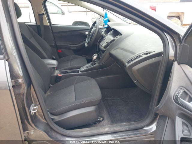 Ford FOCUS SE 2018 1FADP3F27JL229580 Image 5