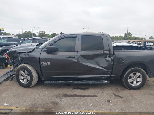 3C6RR6KG6NG310402 RAM 1500 Classic Tradesman  4x2 5'7 Box