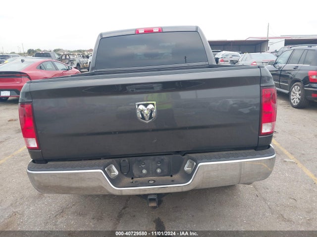 3C6RR6KG6NG310402 RAM 1500 Classic Tradesman  4x2 5'7 Box