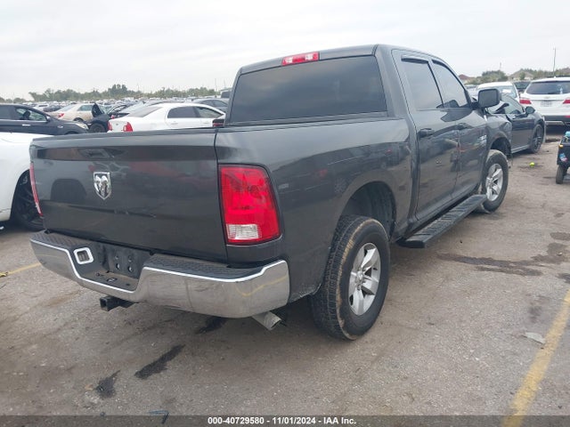 3C6RR6KG6NG310402 RAM 1500 Classic Tradesman  4x2 5'7 Box