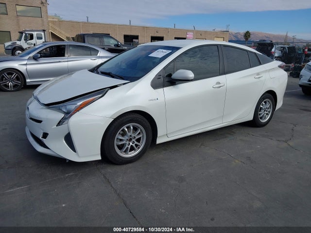 Toyota Prius Two 2016 JTDKBRFU4G3021766 Image 2