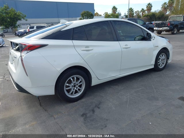 Toyota Prius Two 2016 JTDKBRFU4G3021766 Image 4