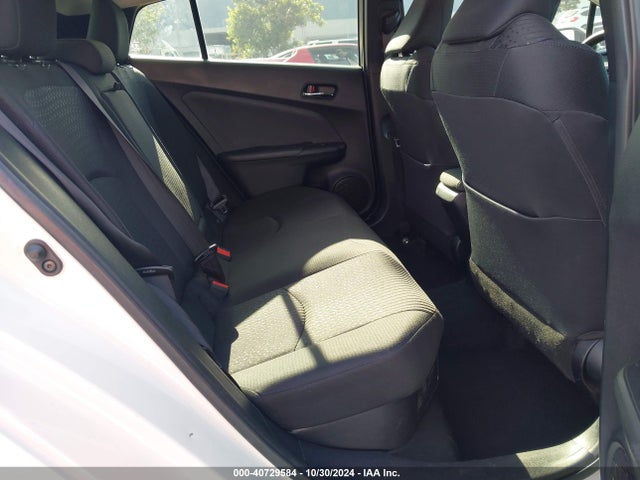 Toyota Prius Two 2016 JTDKBRFU4G3021766 Image 8