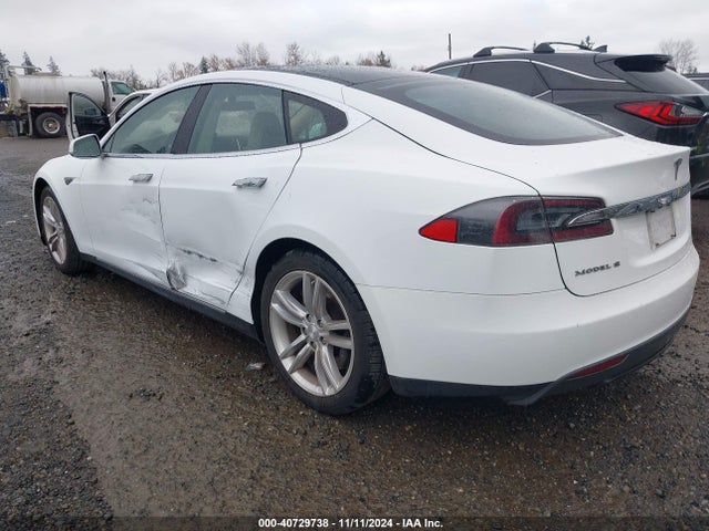 2013 TESLA MODEL S 5YJSA1CN7DFP09907 Photo 2
