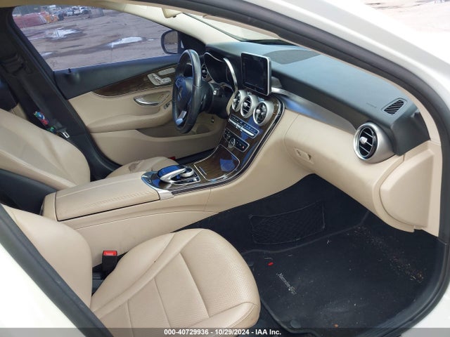 55SWF4JBXGU131575 Mercedes-Benz C 300 Luxury/sport