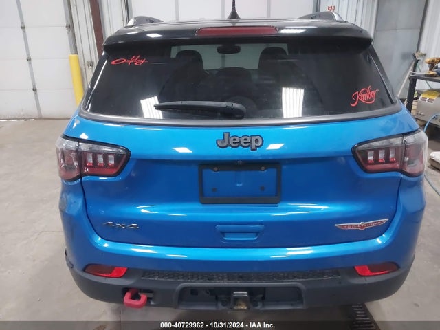 3C4NJDDB9JT231750 Jeep Compass Trailhawk 4x4