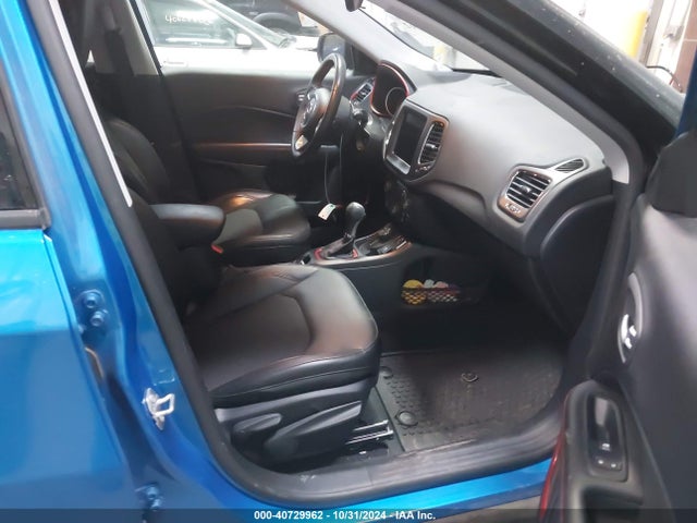 3C4NJDDB9JT231750 Jeep Compass Trailhawk 4x4