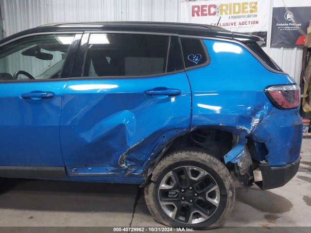 3C4NJDDB9JT231750 Jeep Compass Trailhawk 4x4