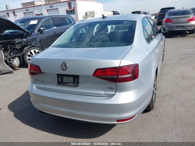 3VWD67AJXGM268025 Volkswagen Jetta 1.4t Se