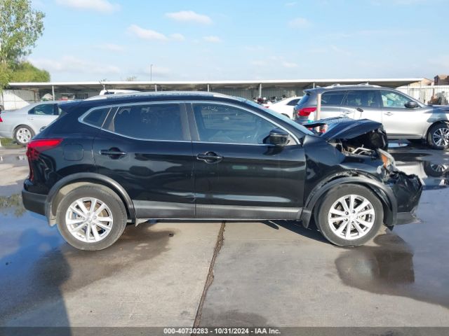 JN1BJ1CP1JW152844 Nissan Rogue Sport Sv