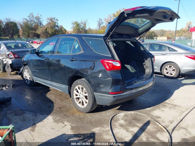 Chevrolet EQUINOX LS 2018 2GNAXREV7J6310087 Image 3