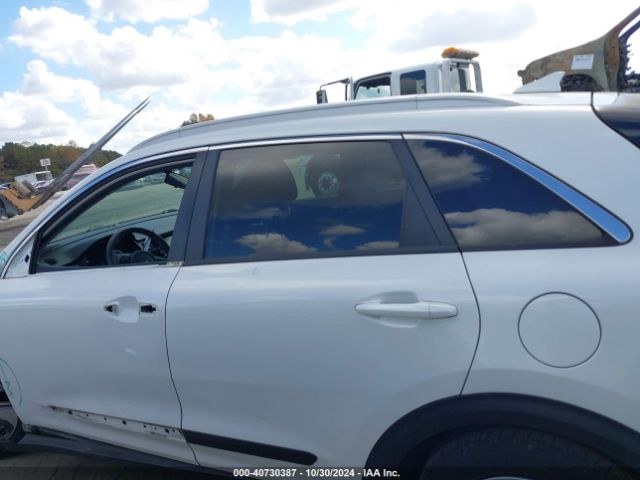 KNDCB3LC9J5188469 KIA NIRO LX