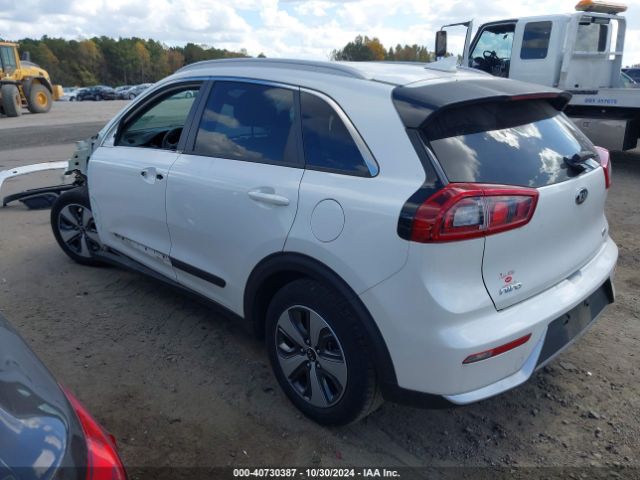 KNDCB3LC9J5188469 KIA NIRO LX