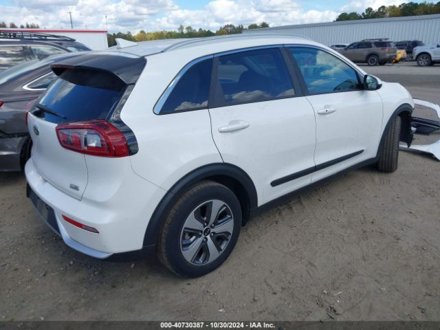 KNDCB3LC9J5188469 KIA NIRO LX