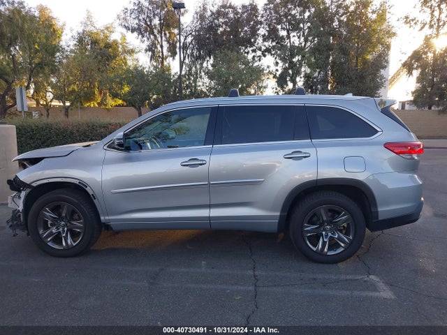 Toyota Highlander Limited Platinum 2017 5TDYZRFH3HS218534 Image 15