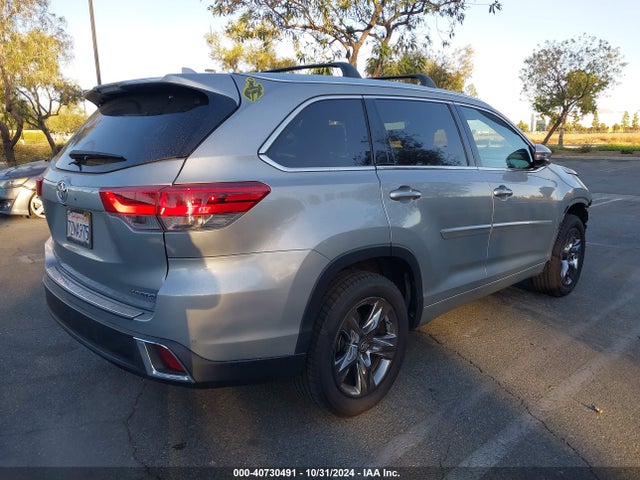 Toyota Highlander Limited Platinum 2017 5TDYZRFH3HS218534 Image 4