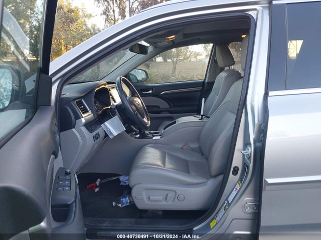 Toyota Highlander Limited Platinum 2017 5TDYZRFH3HS218534 Image 5
