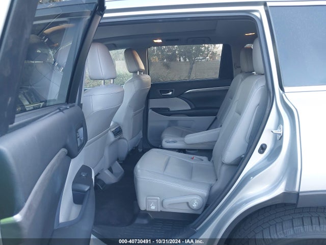 Toyota Highlander Limited Platinum 2017 5TDYZRFH3HS218534 Image 8