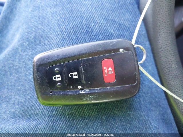 Toyota Prius Two 2018 JTDKBRFU4J3061174 Image 11