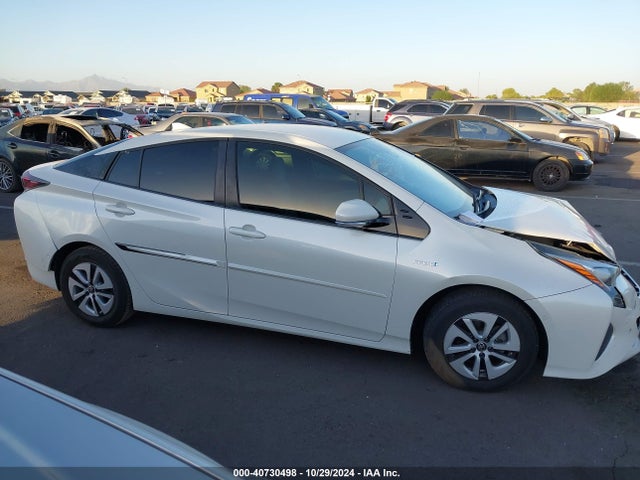 Toyota Prius Two 2018 JTDKBRFU4J3061174 Image 13