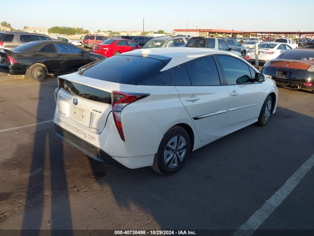 Toyota Prius Two 2018 JTDKBRFU4J3061174 Image 4