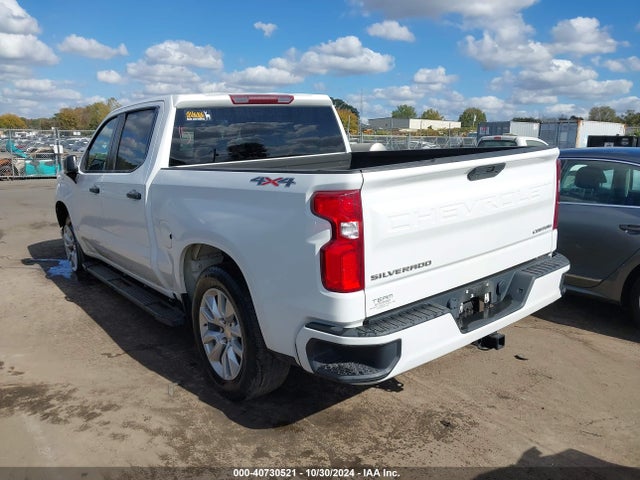 Chevrolet Silverado 1500 4wd  Short Bed Custom 2020 3GCPYBEH0LG453648 Image 3