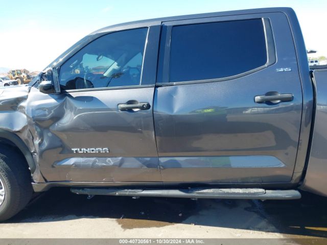 5TFLA5AB9NX017563 Toyota Tundra Sr5