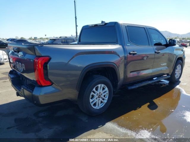 5TFLA5AB9NX017563 Toyota Tundra Sr5