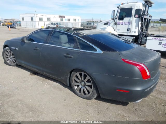 2011 JAGUAR XJ SAJWA2GB8BLV01893 Photo 2
