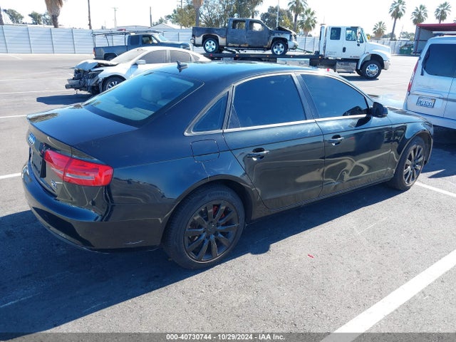 2013 Audi A4 2.0t Premium მანქანა იყიდება აუქციონზე, vin: WAUBFAFL4DN018800, აუქციონის ნომერი: 40730744