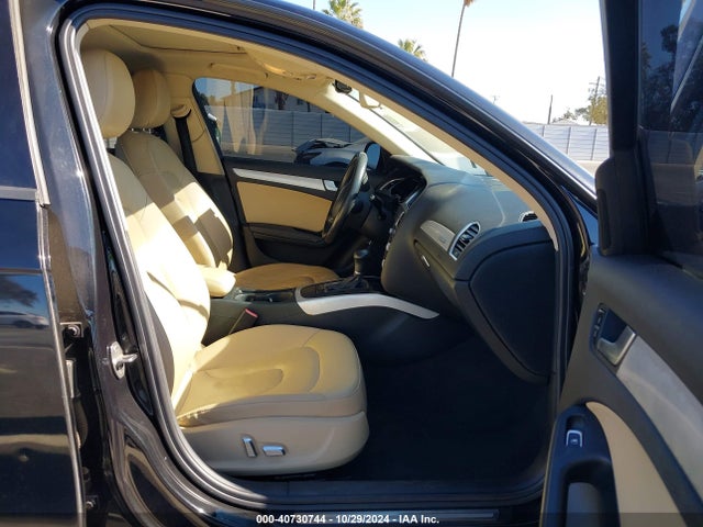 2013 Audi A4 2.0t Premium მანქანა იყიდება აუქციონზე, vin: WAUBFAFL4DN018800, აუქციონის ნომერი: 40730744