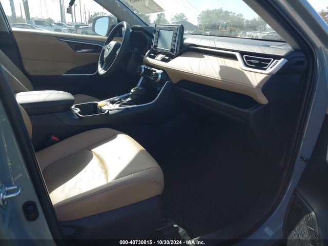 Toyota Rav4 Xle Premium 2022 2T3C1RFV4NW207513 Image 5