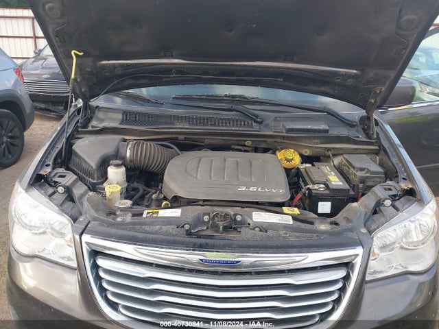 2C4RC1AG3FR727258 Chrysler Town & Country Lx