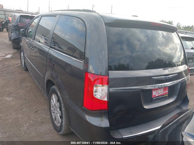 2C4RC1AG3FR727258 Chrysler Town & Country Lx