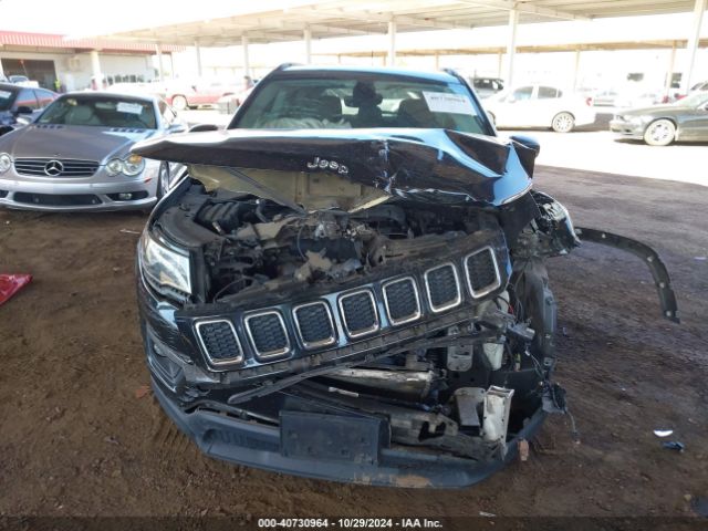 3C4NJCBB1JT211232 Jeep Compass Latitude Fwd