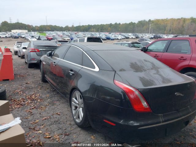 2011 JAGUAR XJ SAJWA2GB0BLV02326 Photo 2