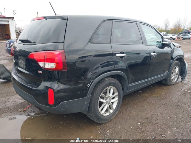 KIA SORENTO LX 2015 5XYKTCA60FG613808 Image 4