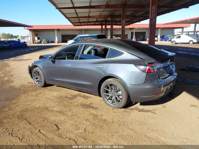 2019 TESLA MODEL 3 5YJ3E1EAXKF480221 Photo 2