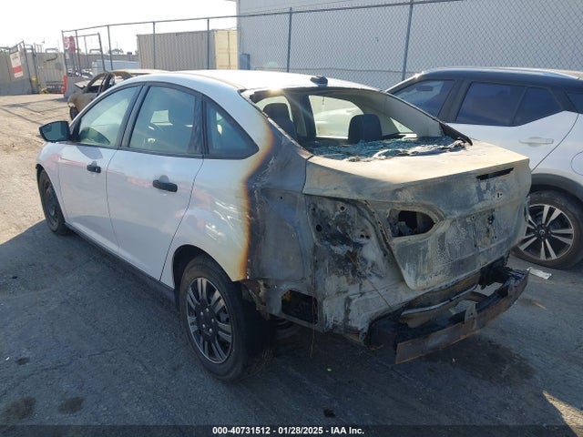Ford 2016 2016 1FADP3E2XGL362246 Image 3